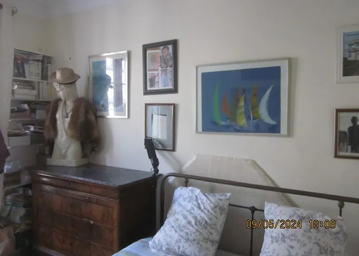 Paris Bed & Breakfasts 