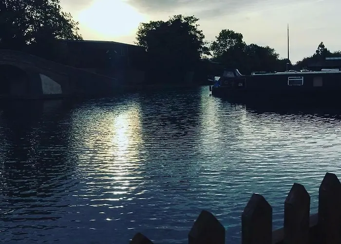 Canal Cottages