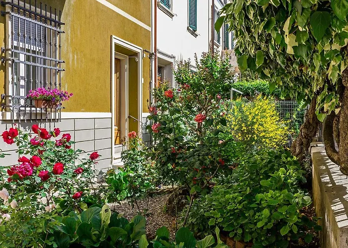 Casa Mirko - B & B Con Stazione Ricarica Auto Elettriche Parcheggio Privato Auto Moto Biciclette