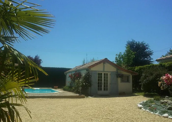 Pessac Bed & Breakfasts 