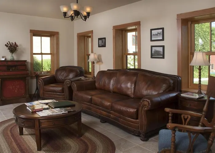Lake Orchard Farm Retreat