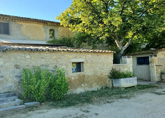 Bastide Bellugue Maison D'Hotes Reseau Bienvenue A La Ferme A 3 Minutes De Lourmarin