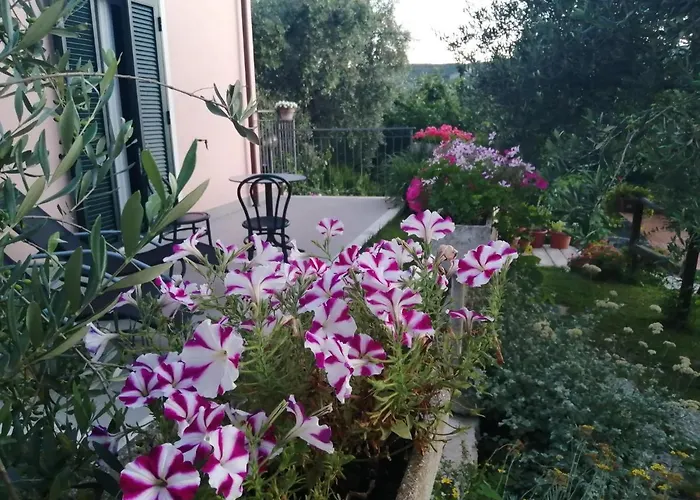 La Vie Est Belle