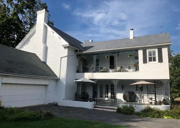 Wintergreen Bed & Breakfasts 