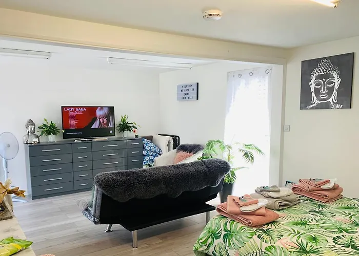 Nicolas Devon Air Bed And Breakfast
