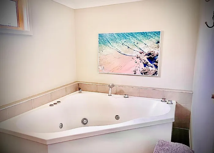 Churchill'S B&B Twin Spa Getaway Studio