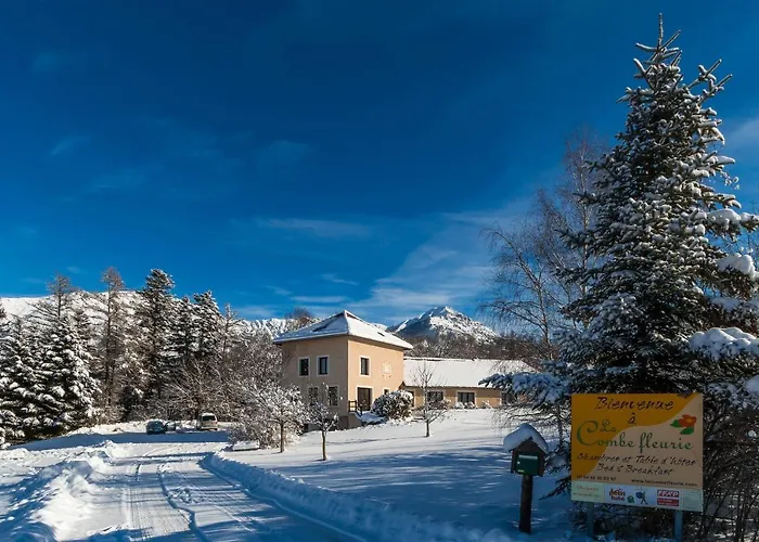 "La Combe Fleurie" Appartements & Chambres