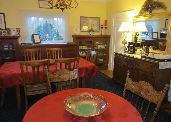 Shady Oaks Country Inn
