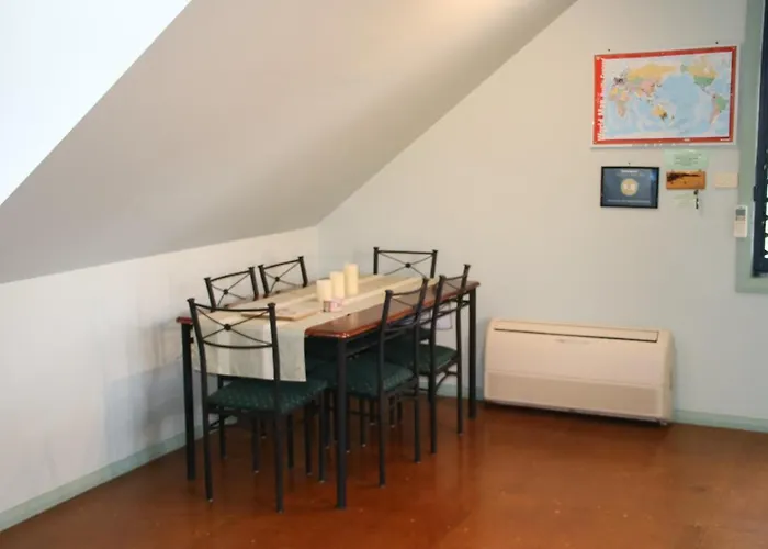 Salamander Bay Bed And Breakfast