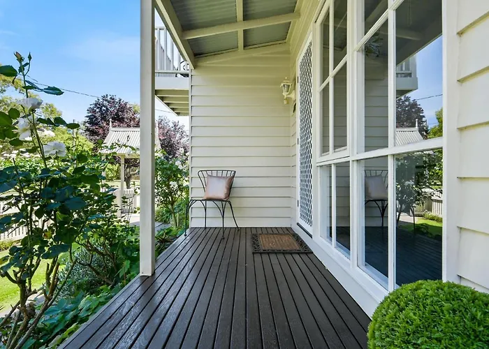 Creek Cottage Bed And Breakfast Traralgon