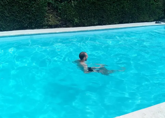 Hote-Aix-Centre-garage-piscine