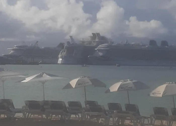 Calinago Friendly Family Sxm
