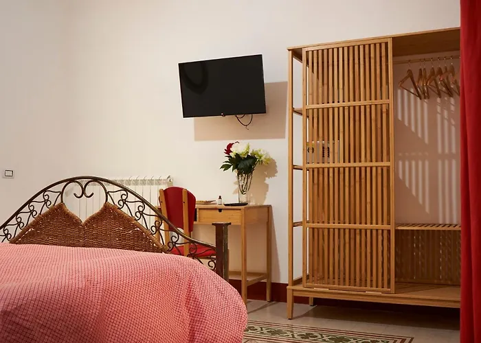 Ballaro Guest House
