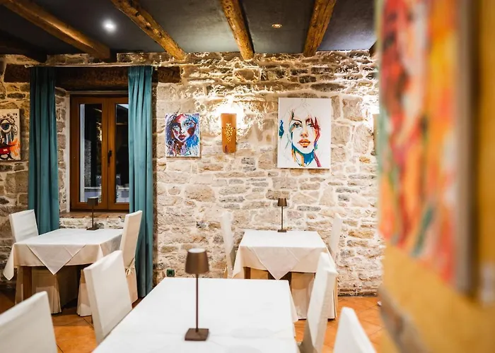 Ponte Porton Dining & Lodging