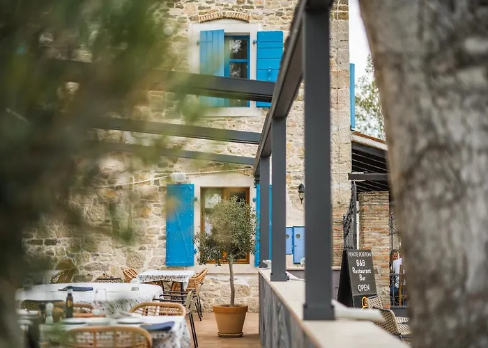 Ponte Porton Dining & Lodging