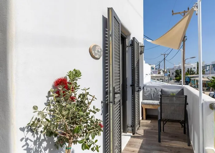 Naxos Petite Studios