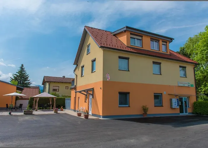 Ferienwohnungen Und Zimmer Yassi