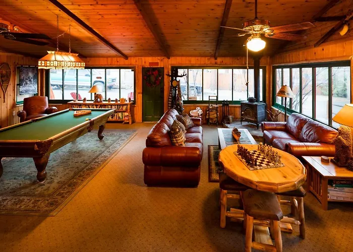 Gold Mountain Manor
