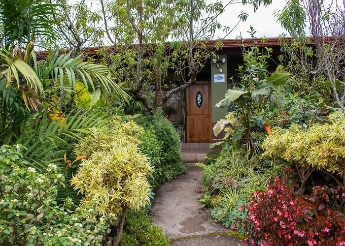 Cabinas Las Manzanas Bed Y Breakfast