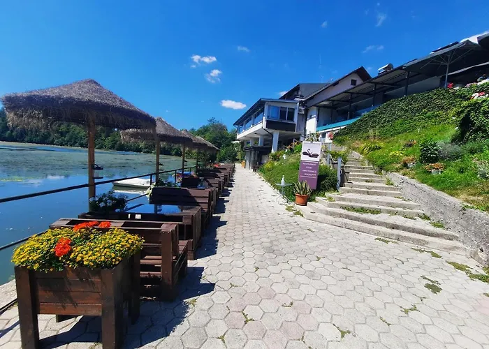 Gostisce Jezero