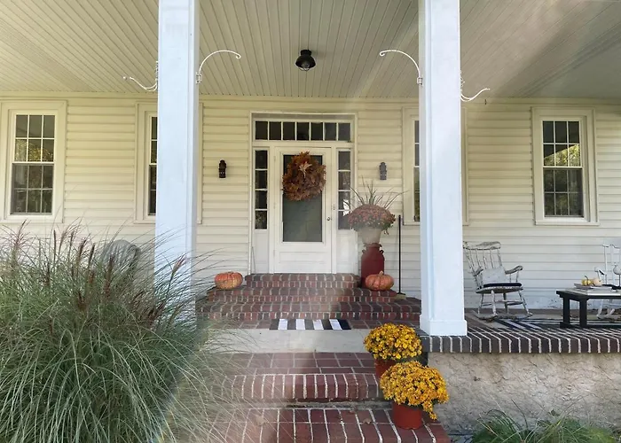 Belleville Bed & Breakfasts 