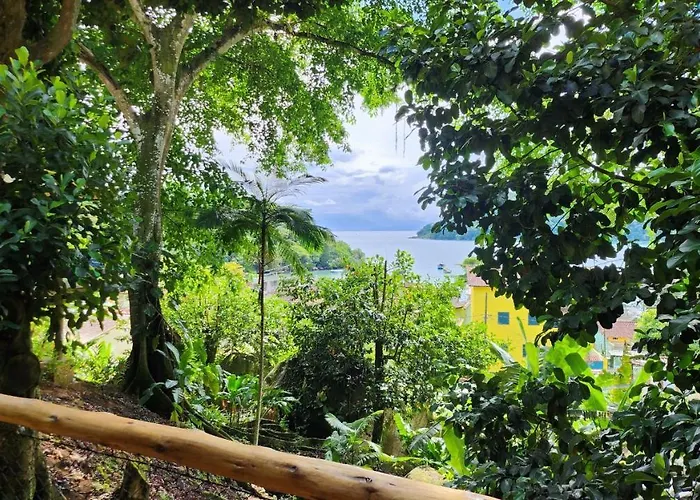 Vila do Abraao Bed & Breakfasts 