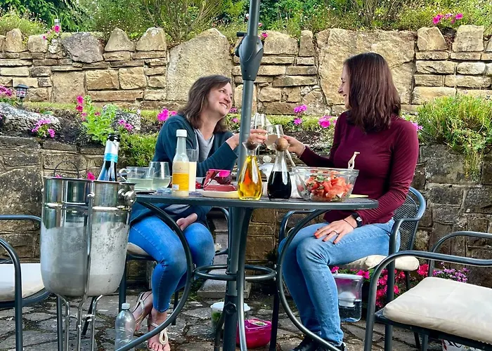 Dorking Bed & Breakfasts 