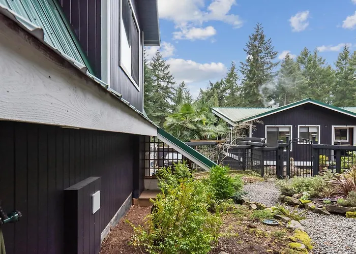 Salt Spring Carriage House B&B