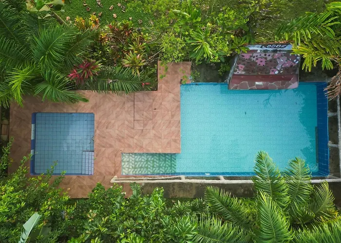 Iguanitas Lodge