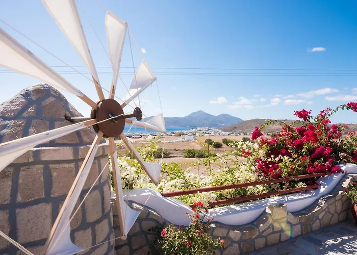 Christos Rooms Milos