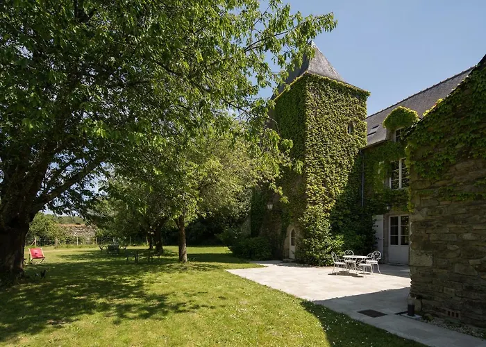 Manoir Du Vau D Arz Gites Et Chambres D Hotes Avec Piscine