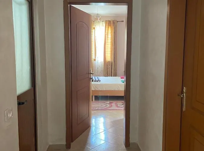 Private Rooms 2 - City & Mountain Views & Free Parking & Wifi