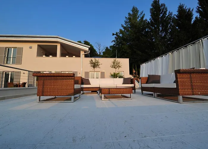 Zeno Suites