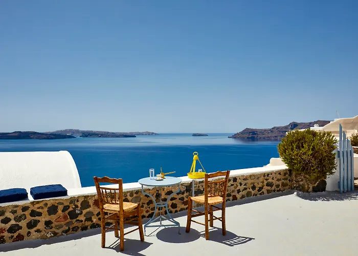 Oia (Santorini) Bed & Breakfasts 