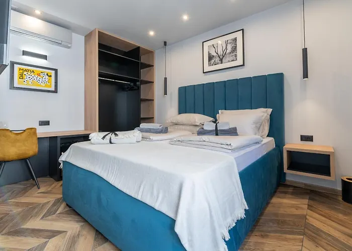 West Coast Deluxe Rooms