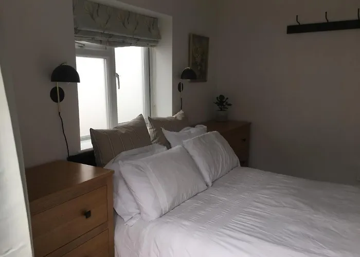 Cedar Shade Cottage Ensuite Private Annexe With Parking