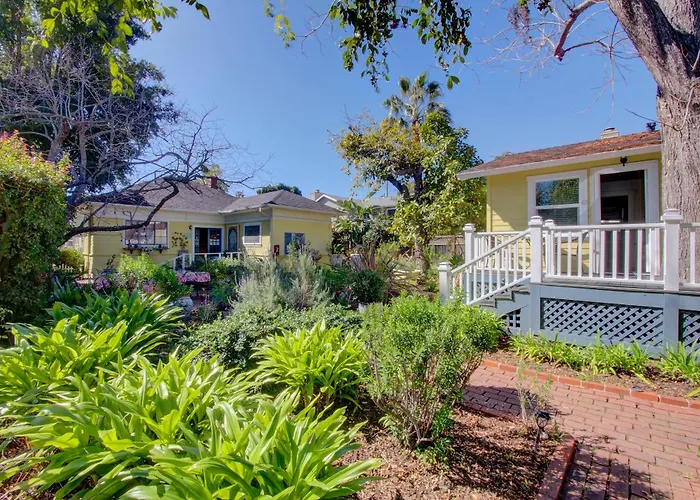 Secret Garden Inn & Cottages