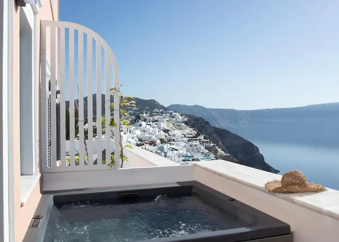 Armonoia Suites Santorini