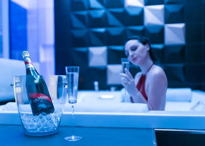Kreart Boutique Suites & Deluxe Rooms
