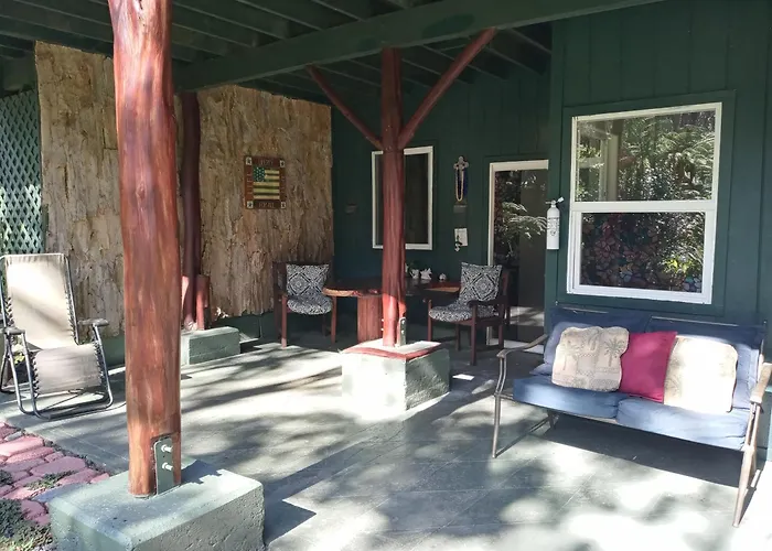 Aloha Crater Lodge