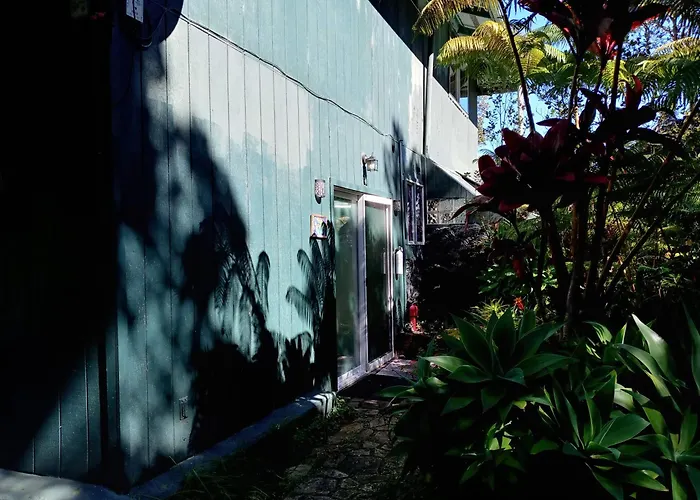 Aloha Crater Lodge