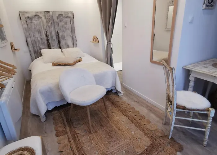 Au Poème du Chêne, Logement indépendant, Calme, Parking gratuit