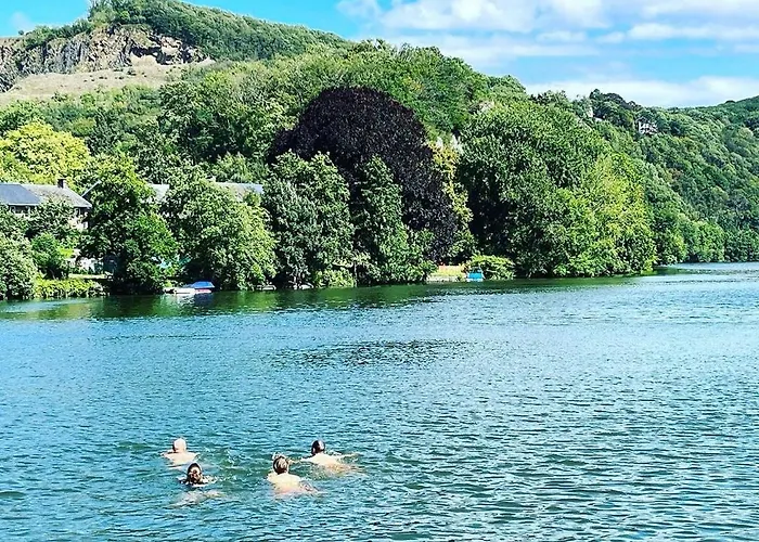 Escale Chambre d'hôtes Au coeur du vieux Profondeville entre Namur et Dinant, près de la Meuse