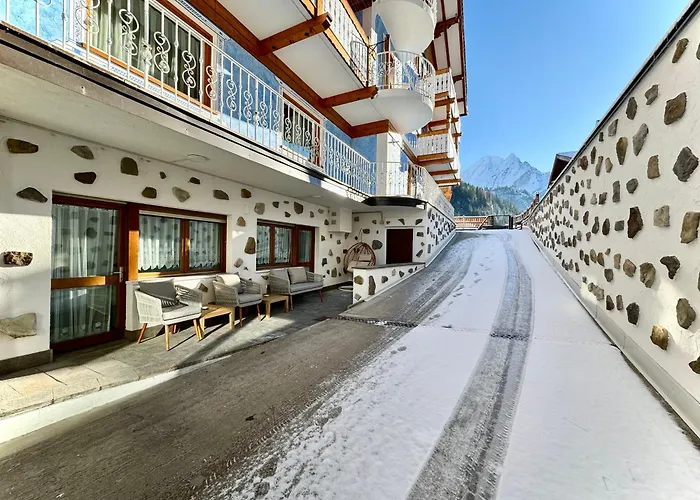 B&B Family Accommodation Canazei Ski-In Ski-Out