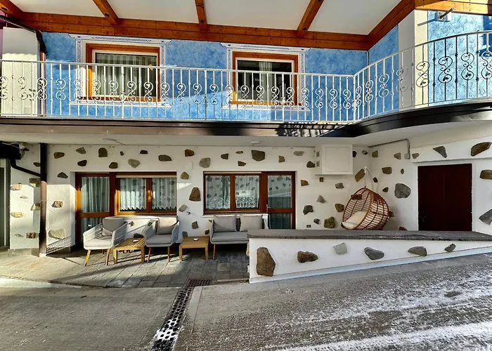 B&B Family Accommodation Canazei Ski-In Ski-Out
