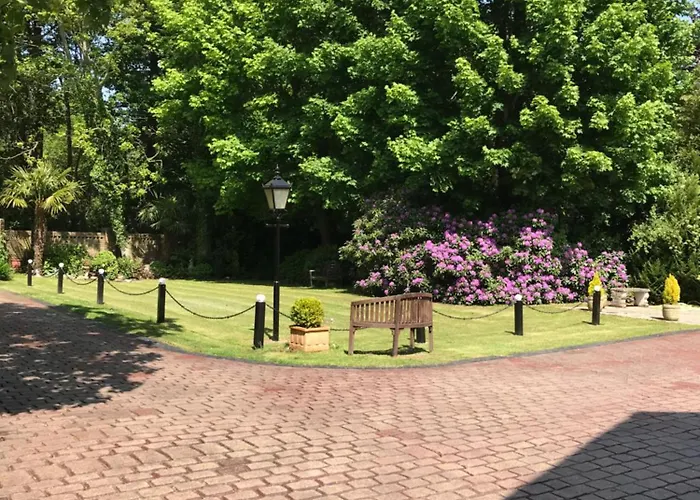 Tanglewood Gatwick Bed & Breakfast