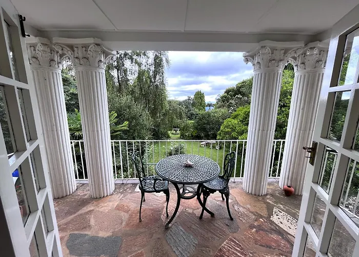 Hilton Bed & Breakfasts 