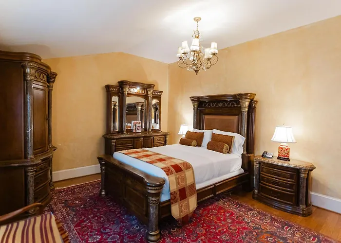 Oaks Inn Baltimore At 1840S Plaza