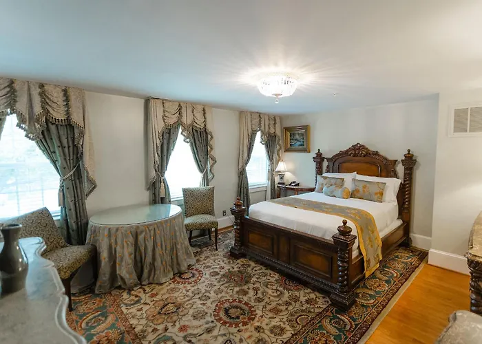 Oaks Inn Baltimore At 1840S Plaza