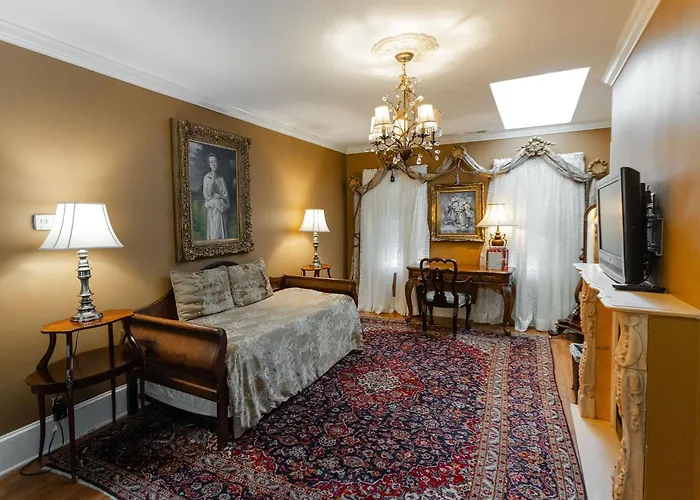Oaks Inn Baltimore At 1840S Plaza